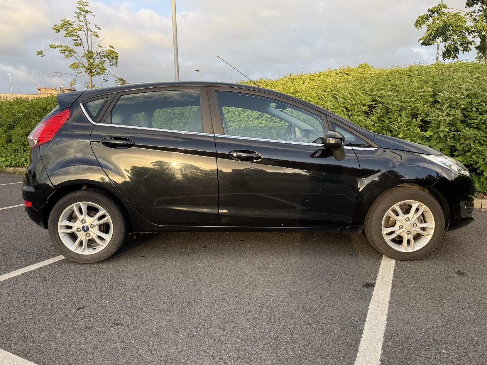 Ford Fiesta 1.0T EcoBoost Zetec Hatchback 5dr Petrol Manual Euro 6 (s/s) (100 ps)