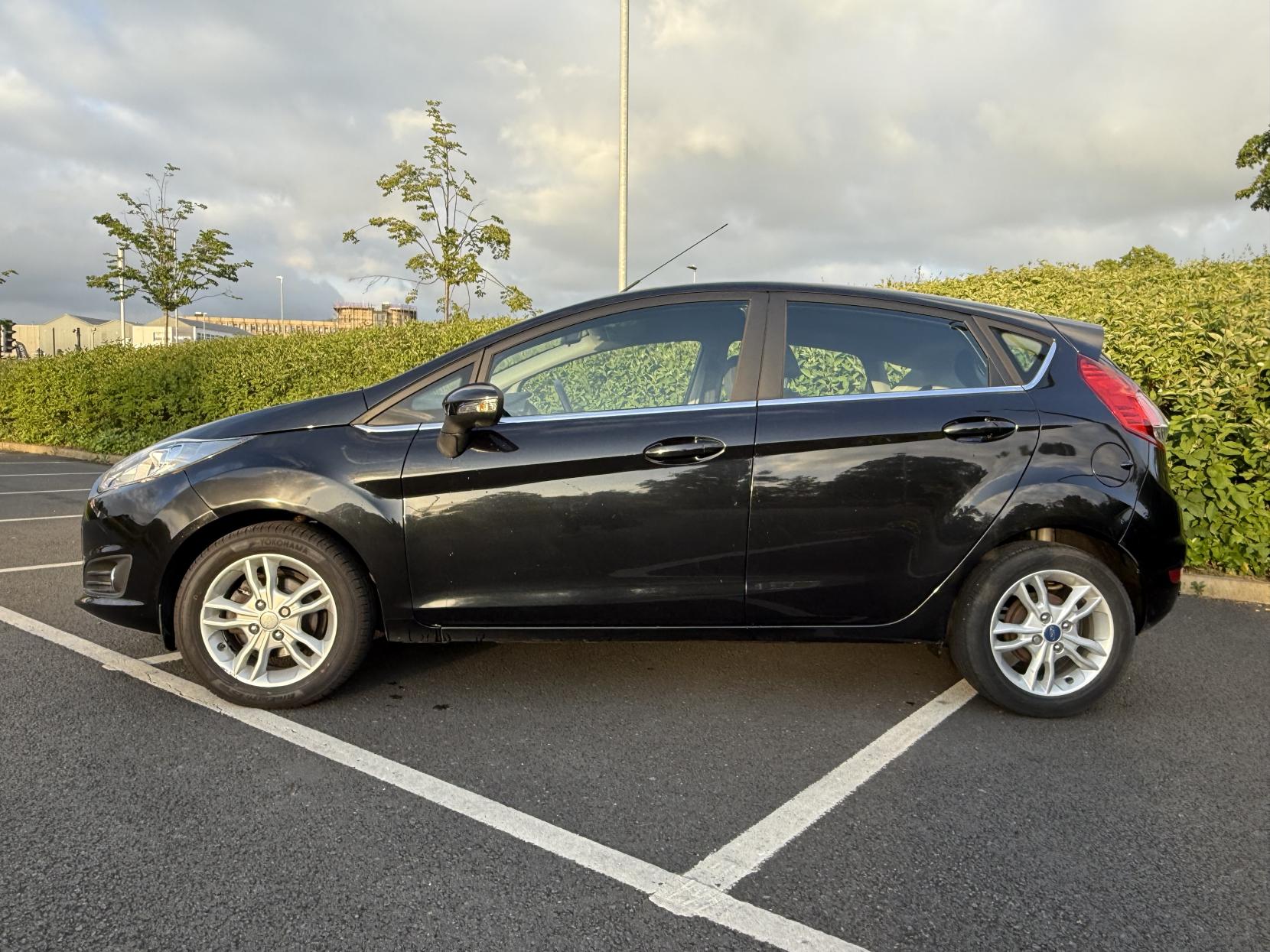 Ford Fiesta 1.0T EcoBoost Zetec Hatchback 5dr Petrol Manual Euro 6 (s/s) (100 ps)